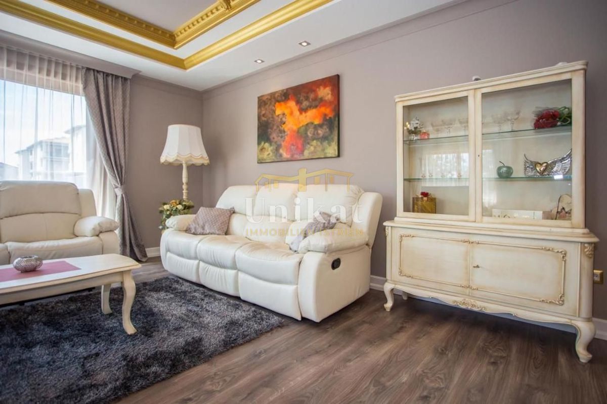 Bella casa al piano terra su un ampio terreno + possibilità di costruire un altro edificio